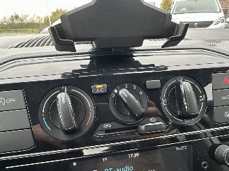 Volkswagen Up! 1.0i 65pk 5drs - nap - airco - line assist - bleutooth - aux - elektr ramen - led - facelift - rijdbaar picture 34