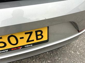 Volkswagen Up! 1.0i 65pk 5drs - nap - airco - line assist - bleutooth - aux - elektr ramen - led - facelift - rijdbaar picture 15