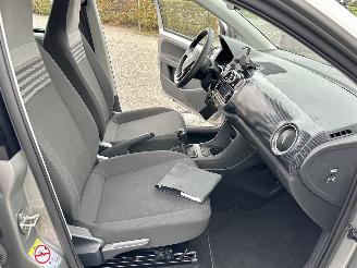 Volkswagen Up! 1.0i 65pk 5drs - nap - airco - line assist - bleutooth - aux - elektr ramen - led - facelift - rijdbaar picture 41