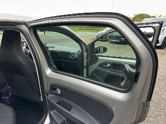 Volkswagen Up! 1.0i 65pk 5drs - nap - airco - line assist - bleutooth - aux - elektr ramen - led - facelift - rijdbaar picture 43