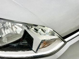 Volkswagen Up! 1.0i 65pk 5drs - nap - airco - line assist - bleutooth - aux - elektr ramen - led - facelift - rijdbaar picture 9