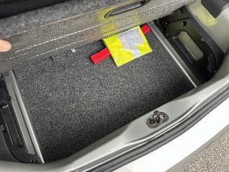 Volkswagen Up! 1.0i 65pk 5drs - nap - airco - line assist - bleutooth - aux - elektr ramen - led - facelift - rijdbaar picture 48