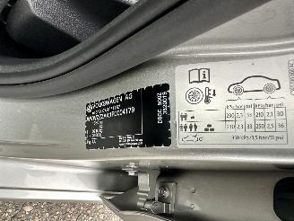 Volkswagen Up! 1.0i 65pk 5drs - nap - airco - line assist - bleutooth - aux - elektr ramen - led - facelift - rijdbaar picture 36