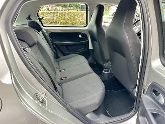 Volkswagen Up! 1.0i 65pk 5drs - nap - airco - line assist - bleutooth - aux - elektr ramen - led - facelift - rijdbaar picture 44