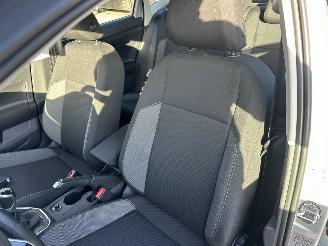 Volkswagen Polo 1.0 TSI 95pk Life 5drs - 76dkm nap - front + line assist - acc - pdc v+a - airco - cruise - carplay - lmv picture 46