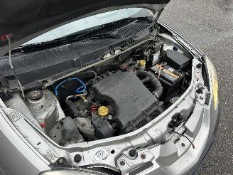 Lancia Ypsilon 1.2-16V 80pk Argento - nap - airco - cruise contr - lmv - nieuw apk 10-11-2026 - elektr ramen picture 25