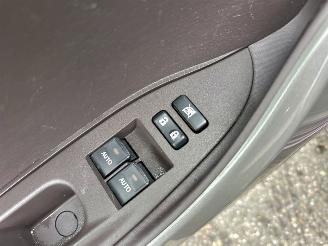 Toyota iQ 1.0 VVTi 68pk automaat Aspiration - 44dkm nap - navi - clima - keyless entry + start - lmv - pdc picture 40