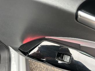 Volkswagen ID.3 58kWh 204pk aut First Plus - nap - navi - cam - keyless - 19 inch - stuurverw - front + line assist - sfeerverl picture 27