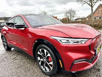 Ford Mustang Mach-e 75 kWh awd 371pk aut premium - pano - 360cam - leer - stoel + stuurverw - b&o - front + line + side assist picture 4