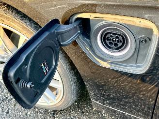 BMW 3-serie 330e 245pk 8-traps aut + f1 high exe - 112dkm nap - harman  - stuur + stoelverw v+a - 360cam - head up - elektr rollo picture 10