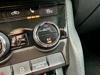 Skoda Karoq 1.5 TSI 150pk 7-Traps aut Bus.Edition - nap - navi - stoelverw - pdc - keyless start - inkl trekhaak picture 26