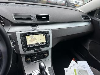 Volkswagen Passat 1.4 TSI 122pk dsg aut + f1 Highline - nap - dvd in hoofdsteunen - navi - clima - cruise - leer + stoelverw picture 23