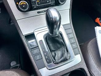 Volkswagen Passat 1.4 TSI 122pk dsg aut + f1 Highline - nap - dvd in hoofdsteunen - navi - clima - cruise - leer + stoelverw picture 16