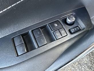 Suzuki Swace 1.8 Hybrid 148pk aut Style - front + line + side + park assist - camera - keyless - stoelverw - stuurverw - parelmoer picture 42