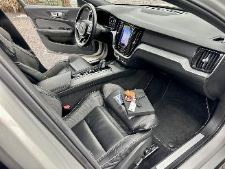 Volvo V-60 2.0 B4 R-Design picture 19