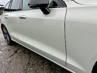 Volvo V-60 2.0 B4 Hybrid 8-traps aut R-Design - nap - virtual - leer - stuur + stoelverw - trekh - front + line + side assist picture 102