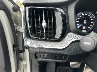 Volvo V-60 2.0 B4 Hybrid 8-traps aut R-Design - nap - virtual - leer - stuur + stoelverw - trekh - front + line + side assist picture 43