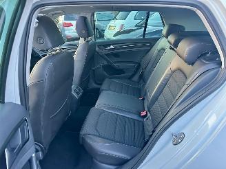 Volkswagen Golf 1.2 TSI 105pk 6-bak Highl 5drs - pano - nap - xenon - massage - navi - stoelverw - half leer - bearlock picture 28
