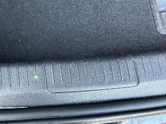 Volkswagen Golf 1.5 TSI 131pk 7-Traps aut + f1 comf bns 5drs - carplay - front assist - acc - pdc v+a - inkl trekh - privacy glass picture 44