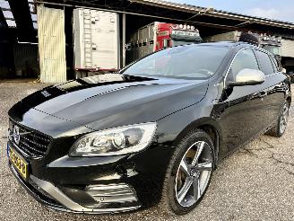Volvo V-60 2.4 D5 Hybrid aut AWD R-Design - schuifdak - leer - nav - cam - front + line + side assist - harman/kardon picture 2