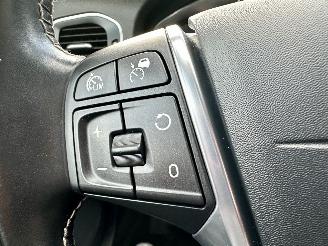 Volvo V-60 2.4 D5 Hybrid aut AWD R-Design - schuifdak - leer - nav - cam - front + line + side assist - harman/kardon picture 30