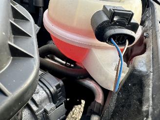 Seat Mii 1.0i 75pk Style Chic 5drs - pano - nap - navi - city safety system - pdc - stoelverw - cruise contr picture 75