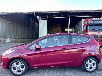Voiture accidenté Ford Fiesta 1.25i 82pk Titanium 3drs - nap - airco - elektr ram + spiegels - lmv - mistlampen - cv op afstandbed 2010/3