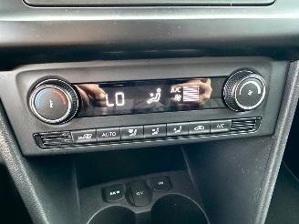 Volkswagen Polo 1.4 TDI 75pk BlueMotion 5drs - navi - clima - cruise - facelift - bleutooth - pdc v+a - front assist - privacy glass picture 32