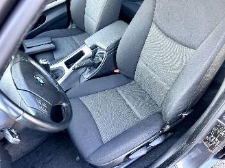 BMW 3-serie 318i 2.0 129pk 6-bak Executive sedan - xenon - clima - 58dkm - 19 inch performance + 4x goede hankook picture 20
