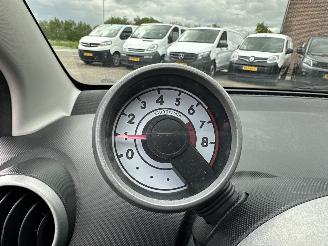 Peugeot 107 Gereserveerd 1.0-12v automaat 68pk XS 5drs - nap - carplay - airco - 49dkm - elektr ramen - toerenteller picture 50