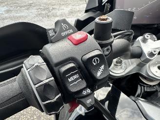 BMW F 900 R XR Triple Black 105pk - 2025 - 8885km - verwarmde handvatten - keyless - alarm - brembo -hoogte verstelling veer picture 8