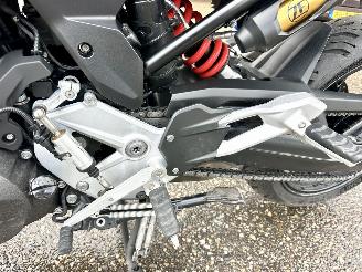 BMW F 900 R XR Triple Black 105pk - 2025 - 8885km - verwarmde handvatten - keyless - alarm - brembo -hoogte verstelling veer picture 30