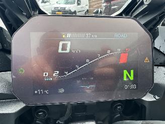 BMW F 900 R XR Triple Black 105pk - 2025 - 8885km - verwarmde handvatten - keyless - alarm - brembo -hoogte verstelling veer picture 47
