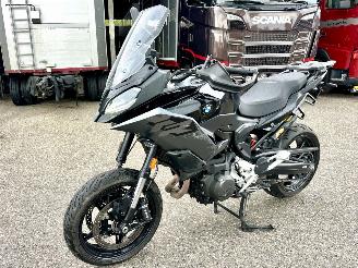 BMW F 900 R XR Triple Black 105pk - 2025 - 8885km - verwarmde handvatten - keyless - alarm - brembo -hoogte verstelling veer picture 2