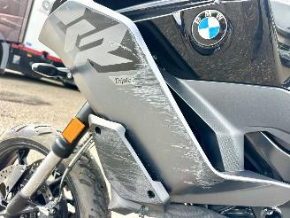 BMW F 900 R XR Triple Black 105pk - 2025 - 8885km - verwarmde handvatten - keyless - alarm - brembo -hoogte verstelling veer picture 21