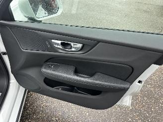 Volvo V-60 2.0 B3 Hybrid 8-traps aut Momentum - 49dkm nap - navi - camera - leer - stoel + stuurverw - CarPlay picture 59