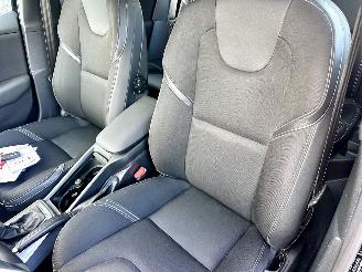 Volvo V-40 1.6 T4 179pk automaat Summum - xenon - navi - camera - keyless - front + line + side assist picture 16