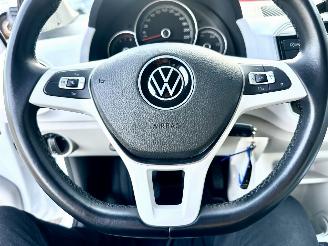 Volkswagen Up! 1.0i 65pk beats 5drs - nap - line assist - clima - cruise - pdc - privacy glass - subwoofer - licht + regensens picture 29