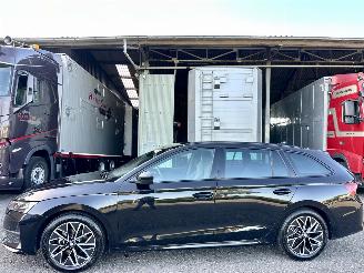 Unfallwagen Skoda Octavia 1.5 TSI MHEV Aut + f1 Sportline - nap - 1e eig - navi - camera - inkl trekh - stuurverw - front + line + side assist 2025/12