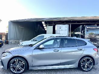 Vaurioauto  passenger cars BMW 1-serie 118i High Exe M-Sport Pro 2022/5