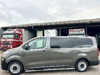 Unfallwagen Opel Vivaro E Combi 75kWh 136pk aut 9-Pers lang - nap - pano - 1e eig - leer - airco - cruise - pdc - privacy glass 2021/6