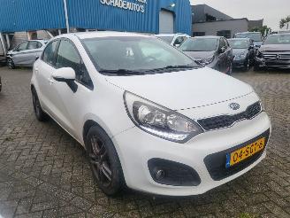 Damaged car Kia Rio 1.2 cvvt  Super pack 5 drs 2011/9