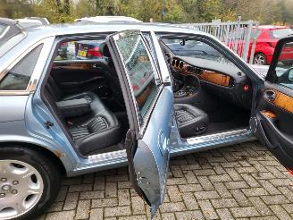 Jaguar Xj-8 4.0  SOVEREIGN   N.A.P  rijdbaar  top jongtimer picture 11