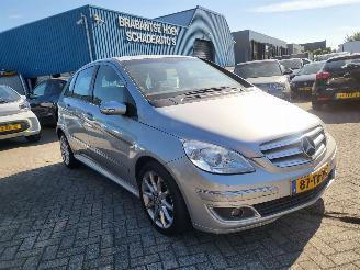 damaged passenger cars Mercedes B-klasse MB B-klasse 150 avandgarde automaat 2006/7