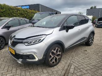 Auto incidentate Renault Captur AUTOMAAT 1.2 TCe Bose 80 d km  RIJDBAAR 2018/5