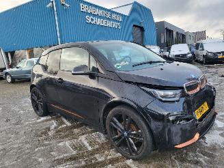 skadebil auto BMW i3 i3 S 120Ah 42 kWh RoadStyle Edition 1 van 1000 nwprijs € 50000.- 2019/12