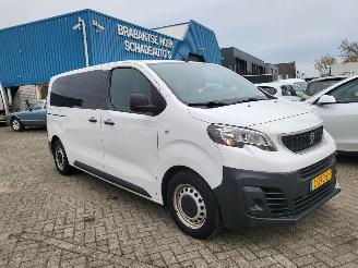 Coche accidentado Peugeot Expert e-Expert 100 kW 9 persoons met panoramadak rijdbaar 2021/9