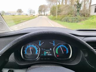 Peugeot Expert e-Expert 100 kW 9 persoons met panoramadak rijdbaar picture 3