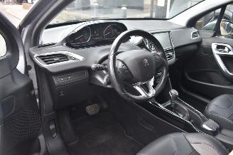 Peugeot 2008 1.2 Puretech GT-Line 110Pk *Navi/Clima/Camera picture 6