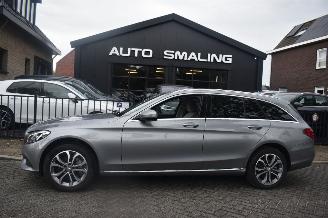 Damaged car Mercedes C-klasse 350E Lease Edition 211Pk *Navi/Clima/Camera/Burmeister 2015/12